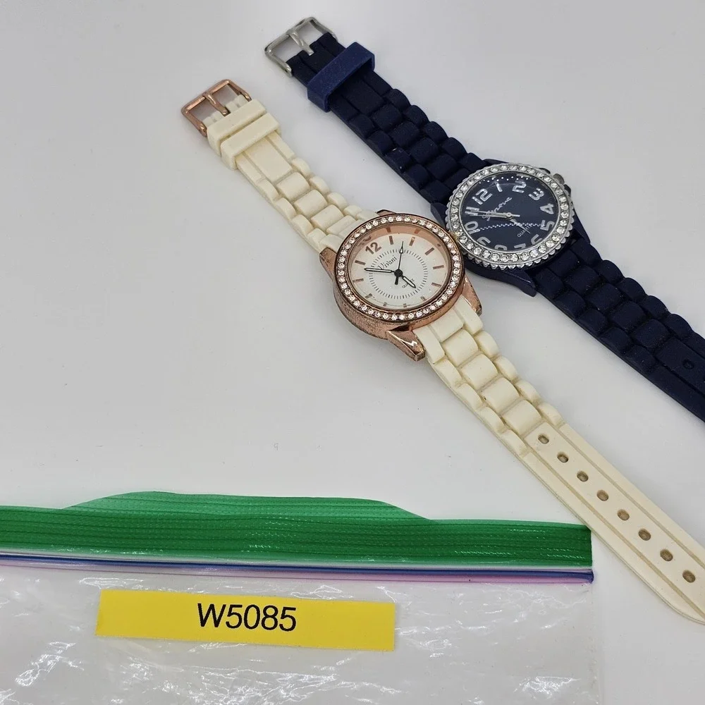 2X Casual Women's Watch 36-38MM Cream Blue Dial Plastic‎ Bands New Battery